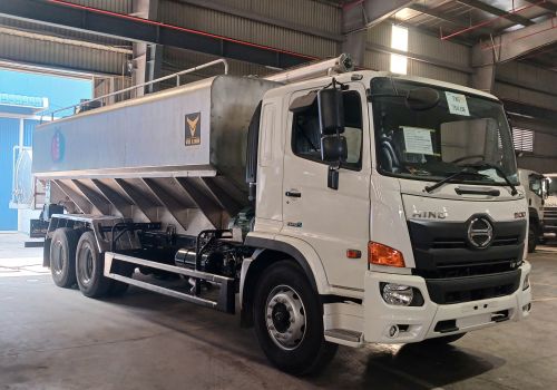Xe Chở Cám Hino FL 22 Khối, bồn trục vít, vận hành điện 3 pha