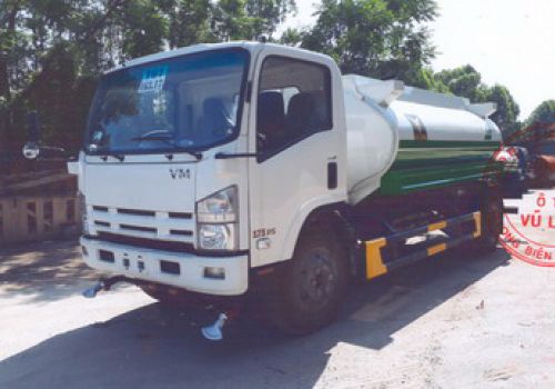 Xe phun nước rửa đường 8 khối Isuzu