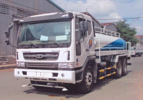 Xe phun nước rửa đường 13 khối DAEWOO K7CEF