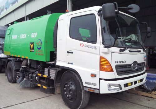 Xe quét đường hút bụi 6 khối Hino FG