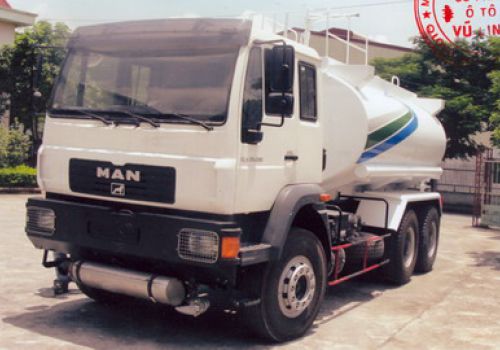 Xe phun nước rửa đường 16 khối MAN