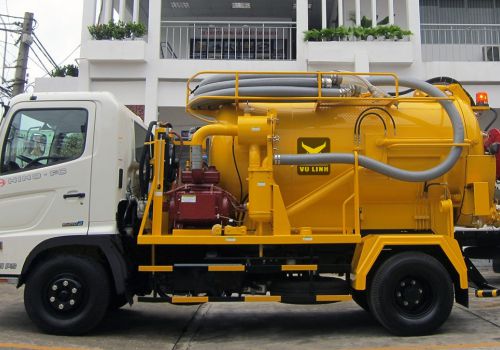 Xe hút bùn thông cống 4 khối phun áp lực cao Hino Fc