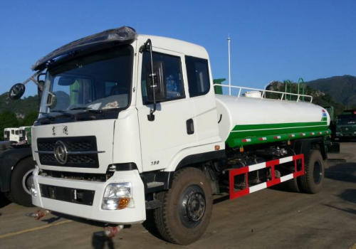 Xe phun nước Dongfeng 9m3