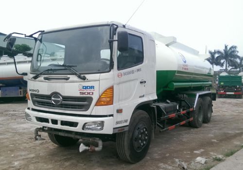 Xe phun nước rửa đường Hino FM