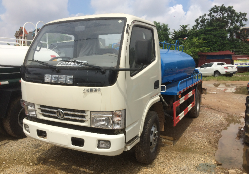 Xe phun nước rửa đường áp lực cao Dongfeng 3m3