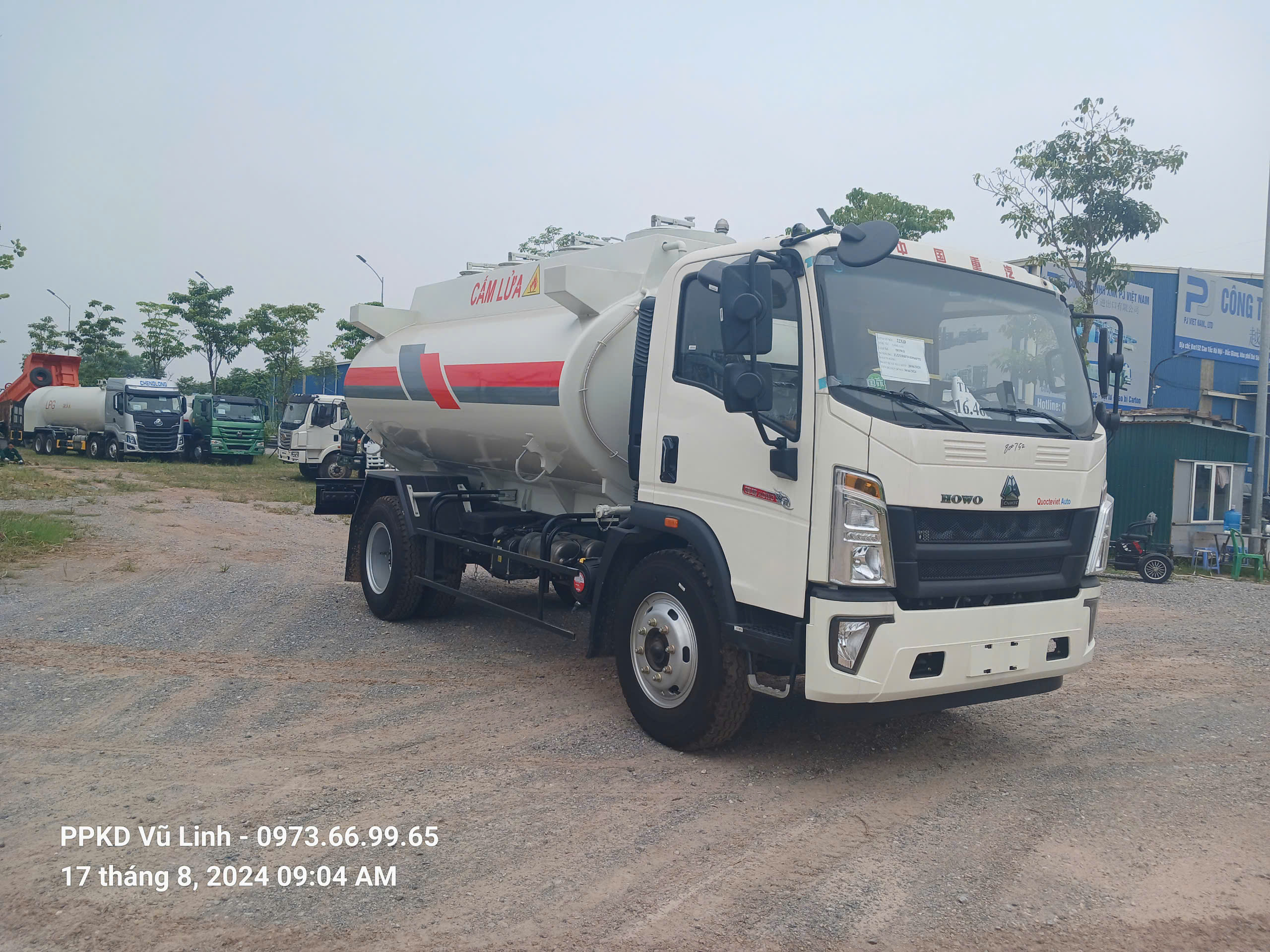 xe-cho-xang-dau-howo-12-khoi-1