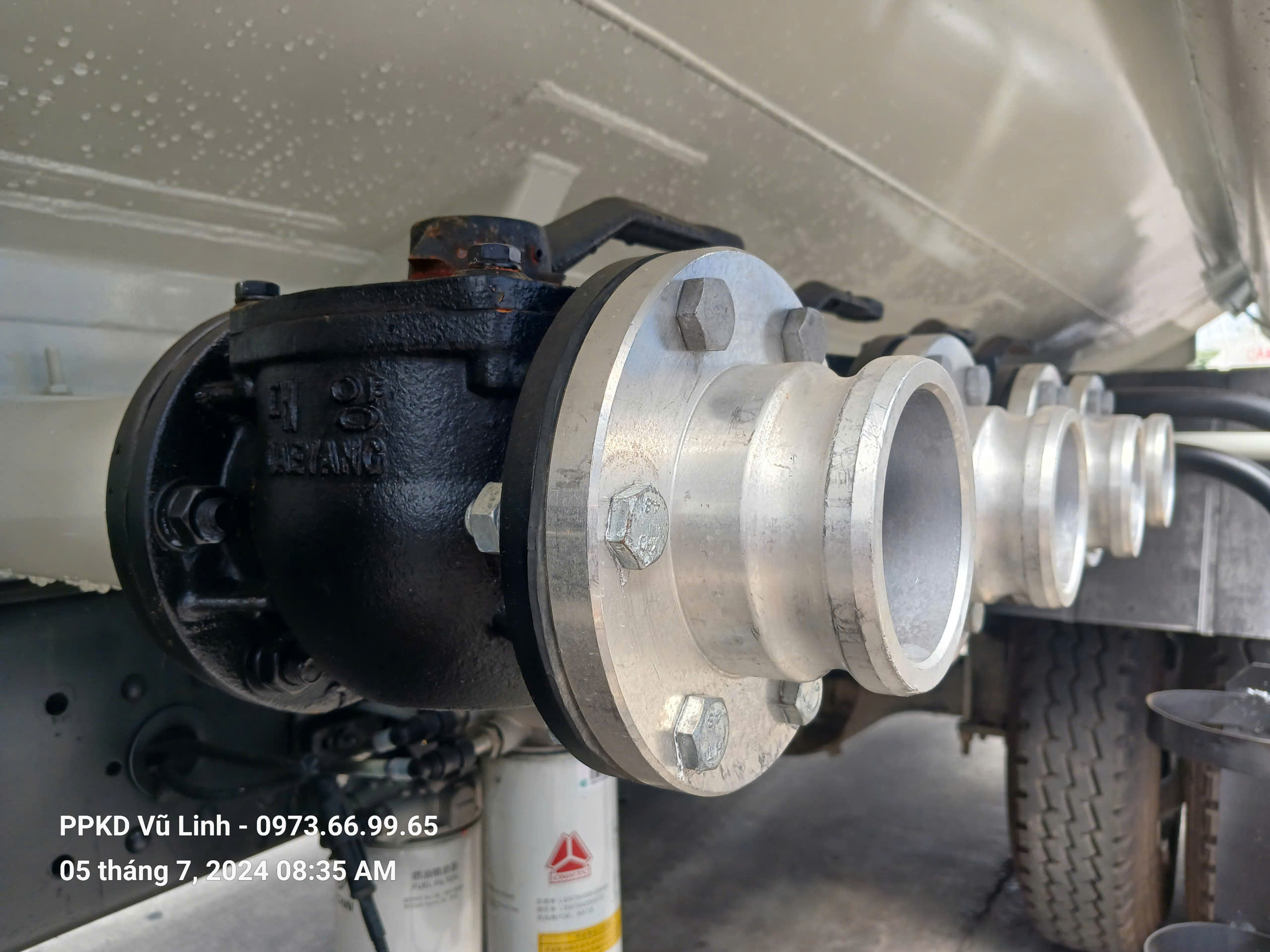 van-xa-xe-cho-xang-dau-howo-12-khoi