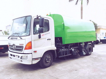 xe quét đường hút bụi 5 khối hino FC 3 xe quét đường hút bụi 5 khối HINO FC9JJSW