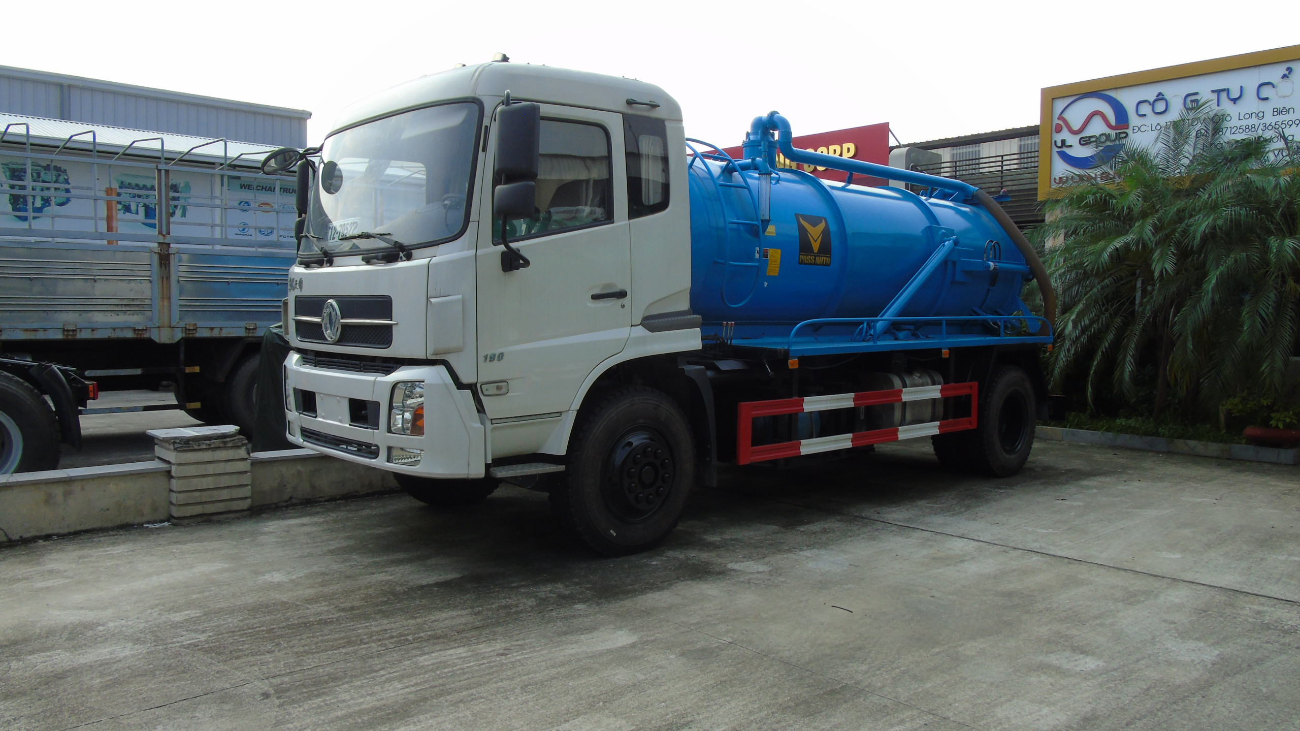 Xe hút bùn hút chất thải dongfeng 8 khối nhập khẩu nguyên chiếc 6 xe hút bùn dongfeng 8 khối nhập khẩu nguyên chiếc