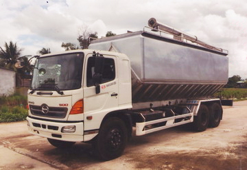 xe chở thức ăn chăn nuôi 25 khối Hino FM 4 xe chở thức ăn chăn nuôi 25 khối Hino FM