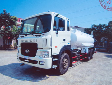 xe phun nước rửa đường 12 khối Hyundai 3 xe phun nước rửa đường 12 khối HYUNDAI