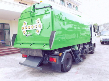 xe quét đường hút bụi 5 khối hino FC 4 xe quét đường hút bụi 5 khối HINO FC9JJSW