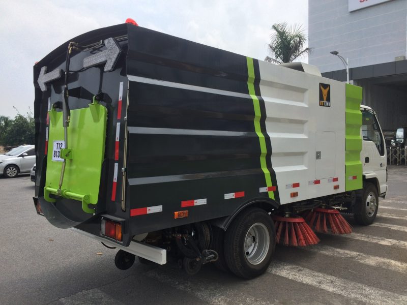 Xe quét đường hút bụi 5 khối ISUZU 6 xe quét đường hút bụi Isuzu 5 khối