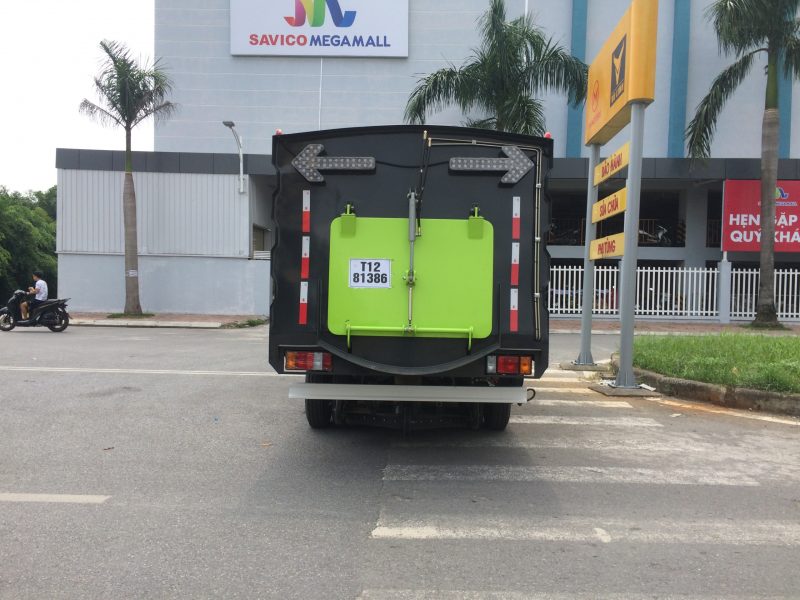 Xe quét đường hút bụi 5 khối ISUZU 5 xe quét đường hút bụi Isuzu 5 khối